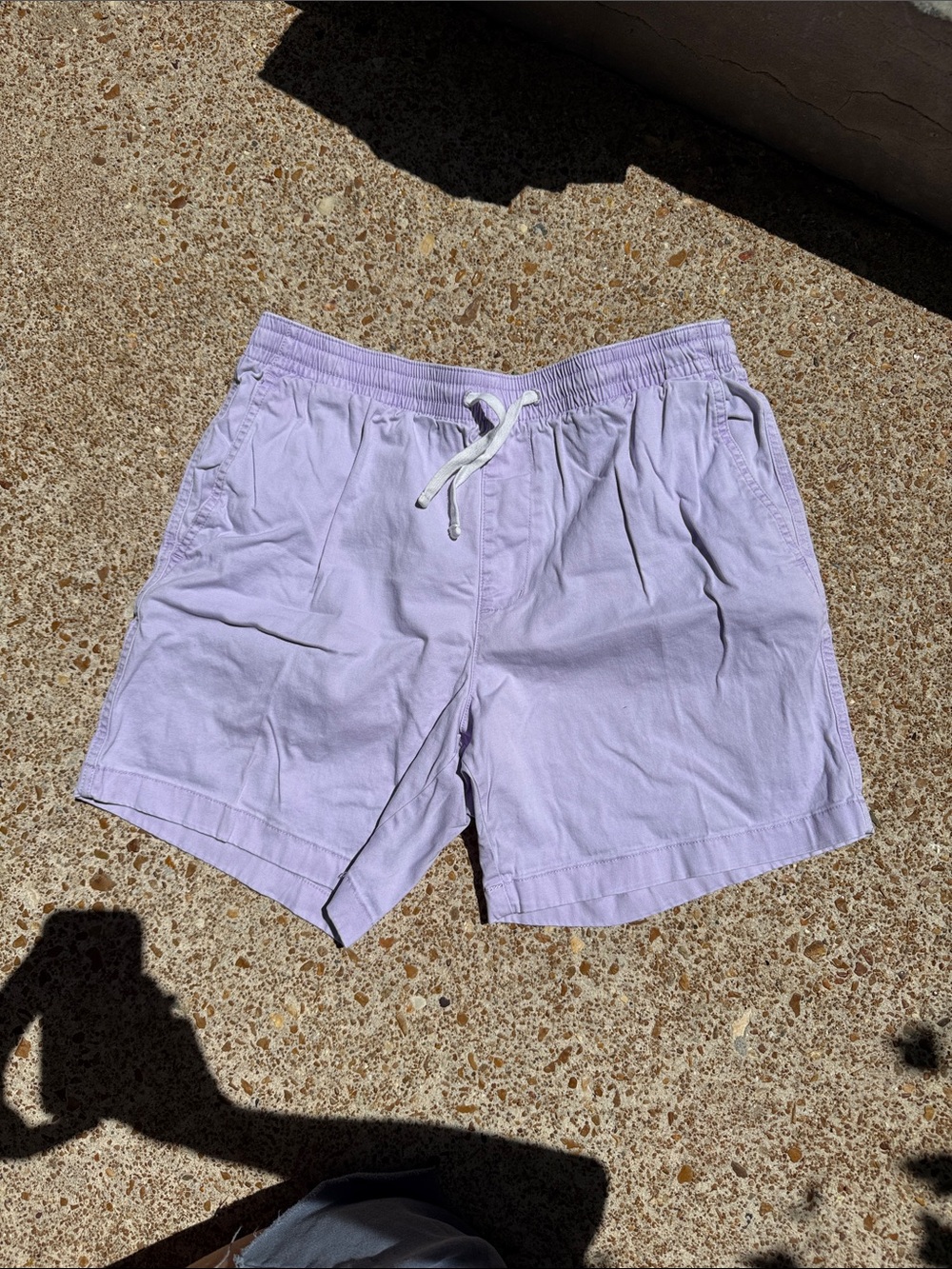 Vineyard vines, men’s size medium, purple shorts, drawstring waist